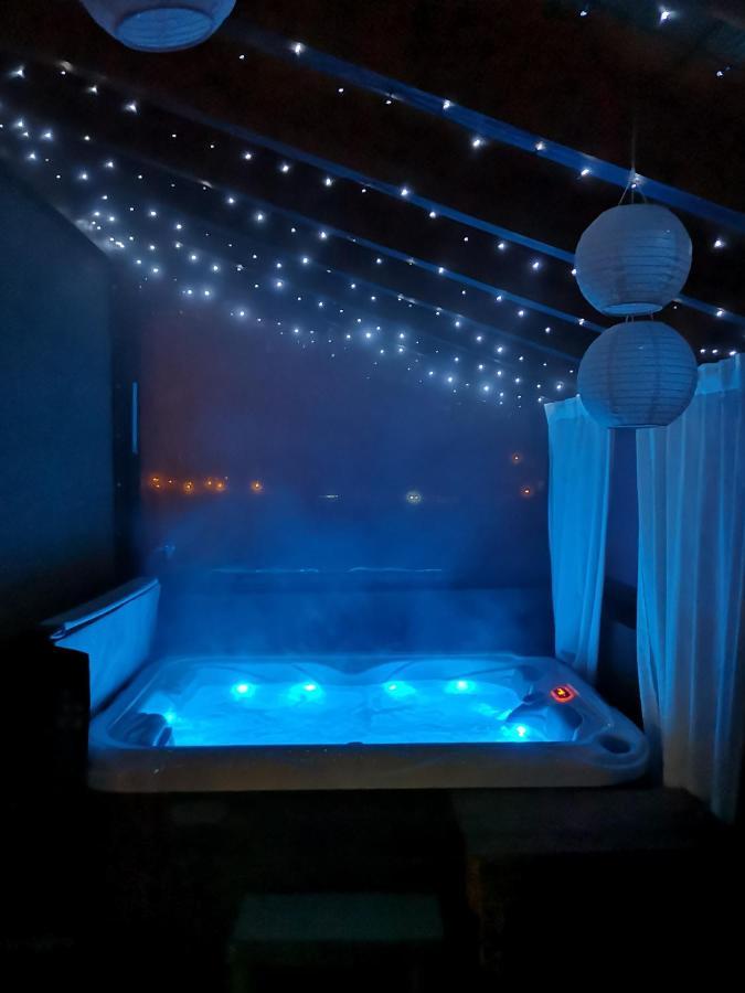 Viksa With Jacuzzi