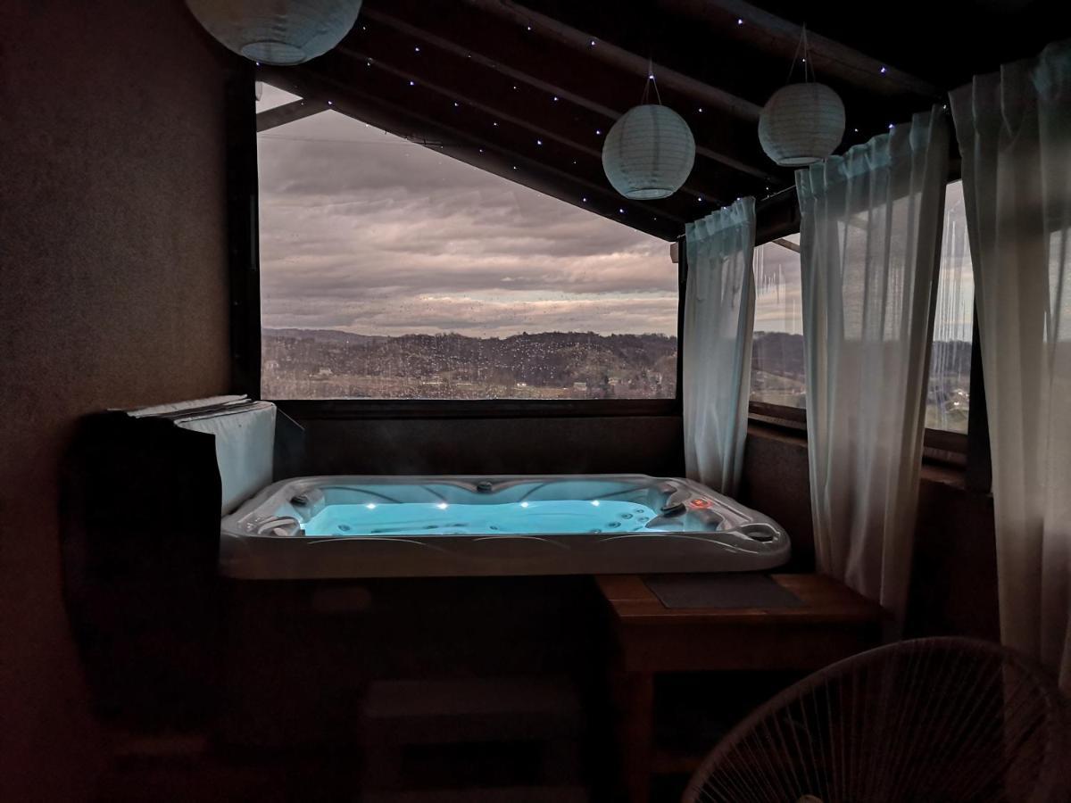 Viksa With Jacuzzi Apartment