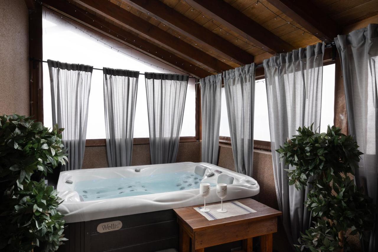 Viksa With Jacuzzi Apartment *